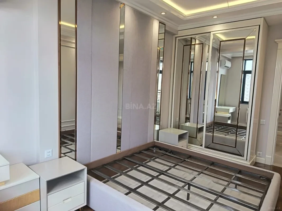 Kirayə verilir 4 otaqlı mənzil 135 m²