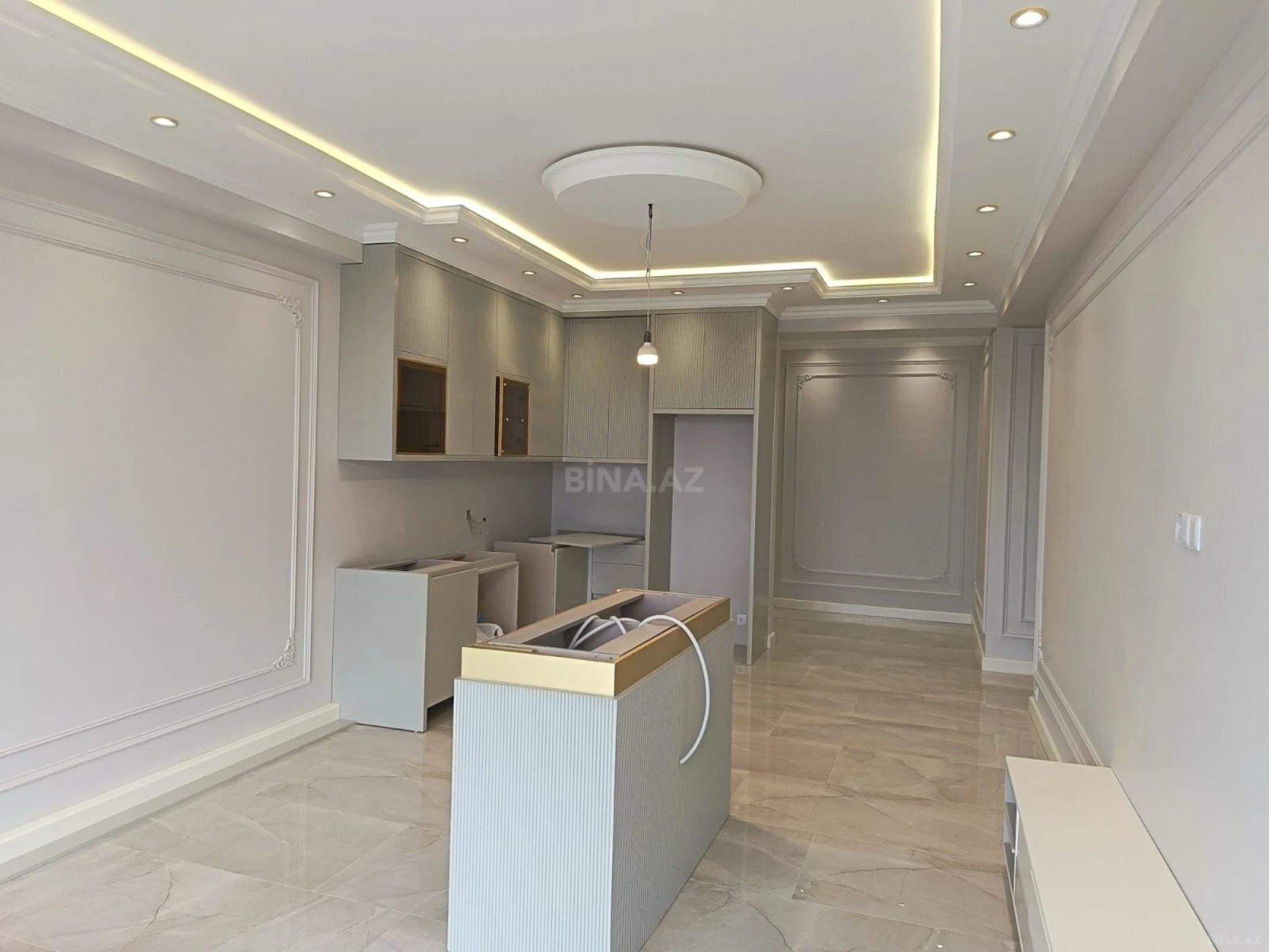 Kirayə verilir 4 otaqlı mənzil 135 m²