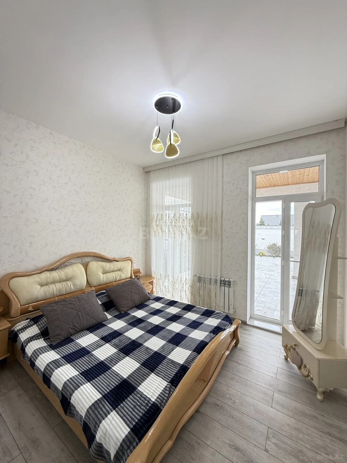 Satılır 4 otaqlı həyət evi 140 m²