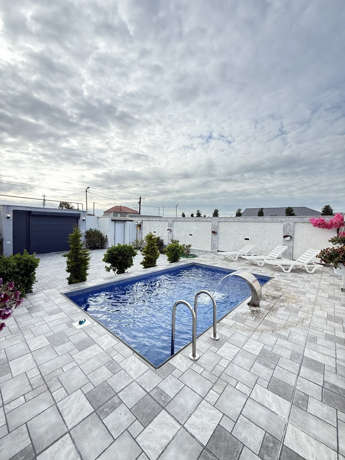 Satılır 4 otaqlı həyət evi 140 m²