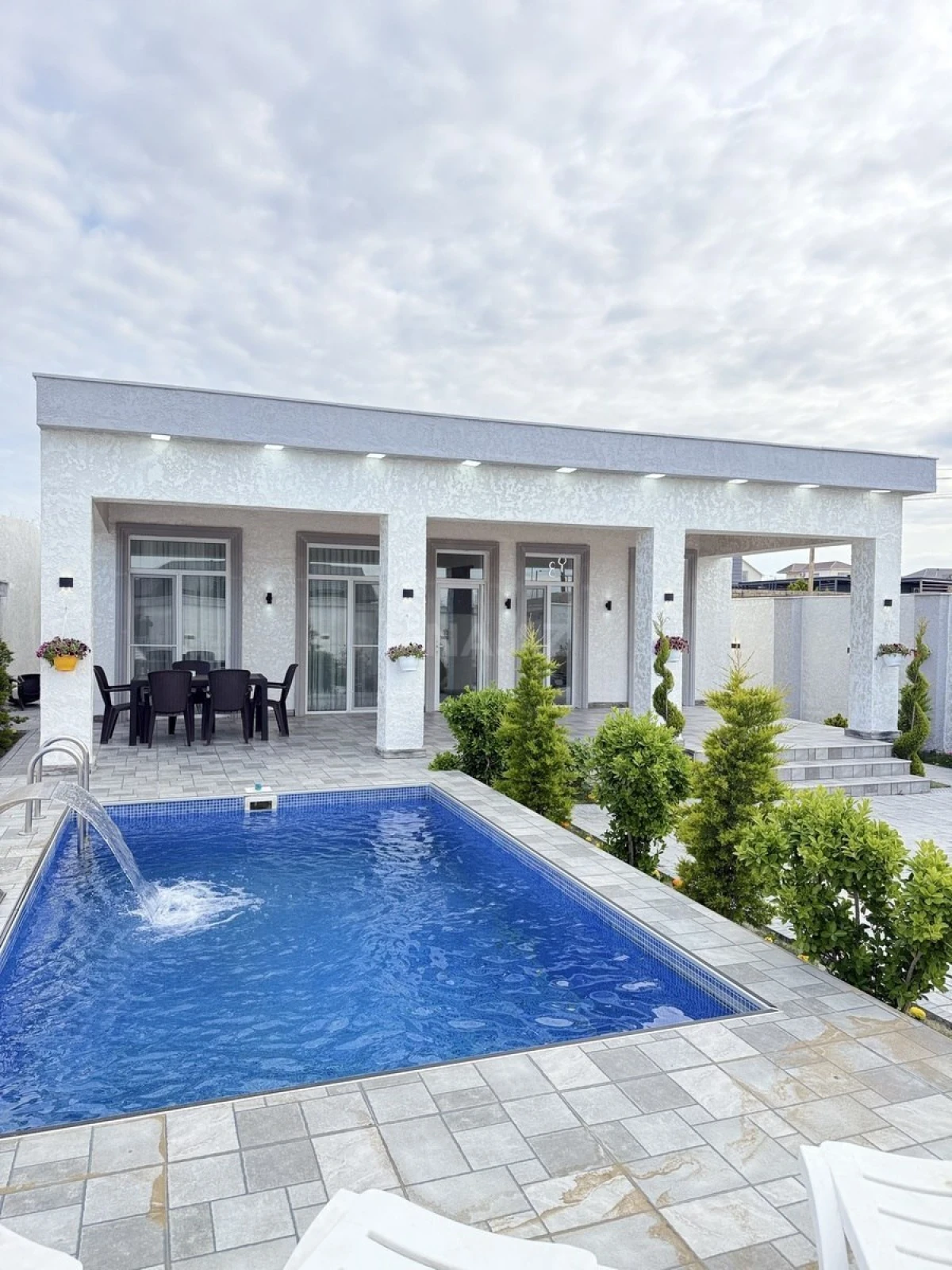 Satılır 4 otaqlı həyət evi 140 m²