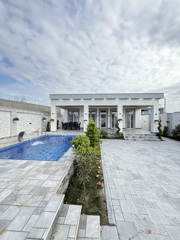 Satılır 4 otaqlı həyət evi 140 m²