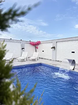 Satılır 4 otaqlı həyət evi 140 m²