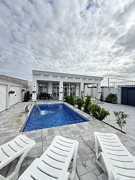 Satılır 4 otaqlı həyət evi 140 m²