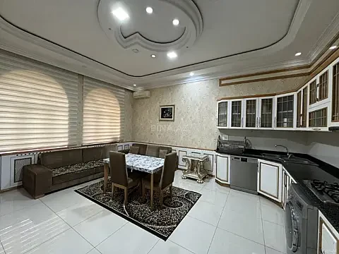 Satılır 8 otaqlı həyət evi 650 m²