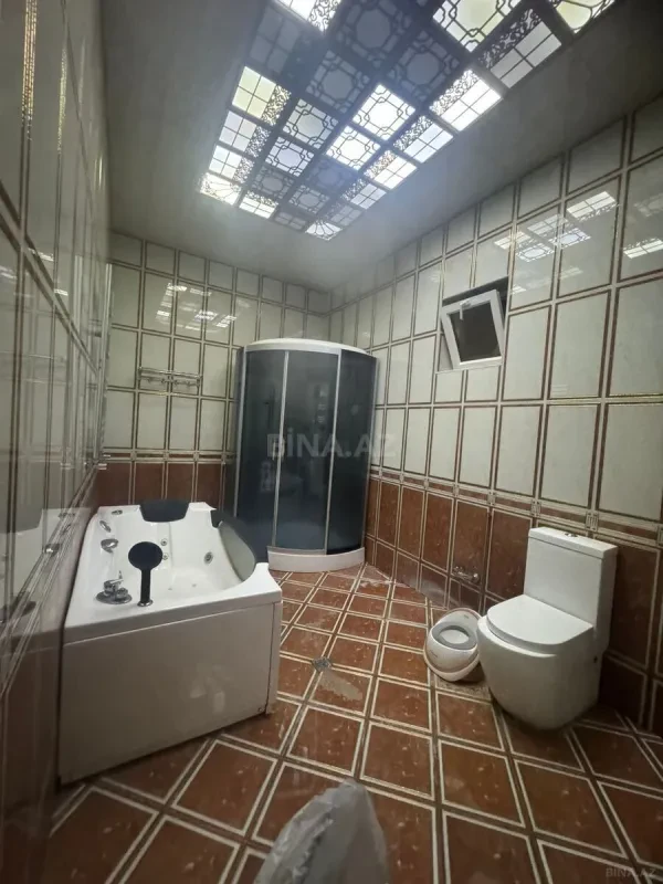Satılır 8 otaqlı həyət evi 650 m²