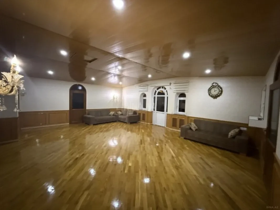 Satılır 8 otaqlı həyət evi 650 m²