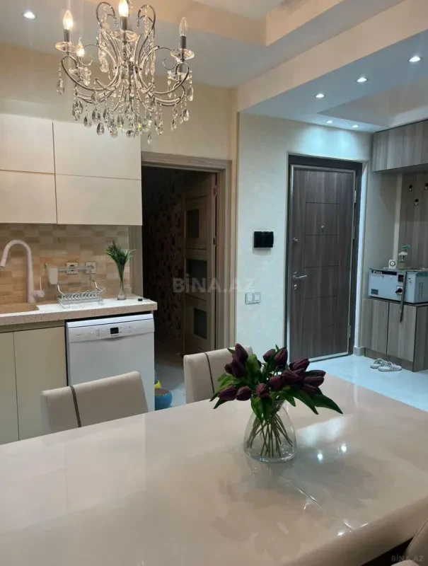 Kirayə verilir 3 otaqlı mənzil 100 m²