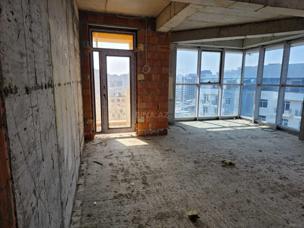 Satılır 3 otaqlı mənzil 113 m²