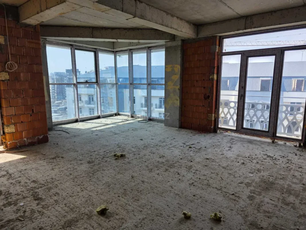 Satılır 3 otaqlı mənzil 113 m²