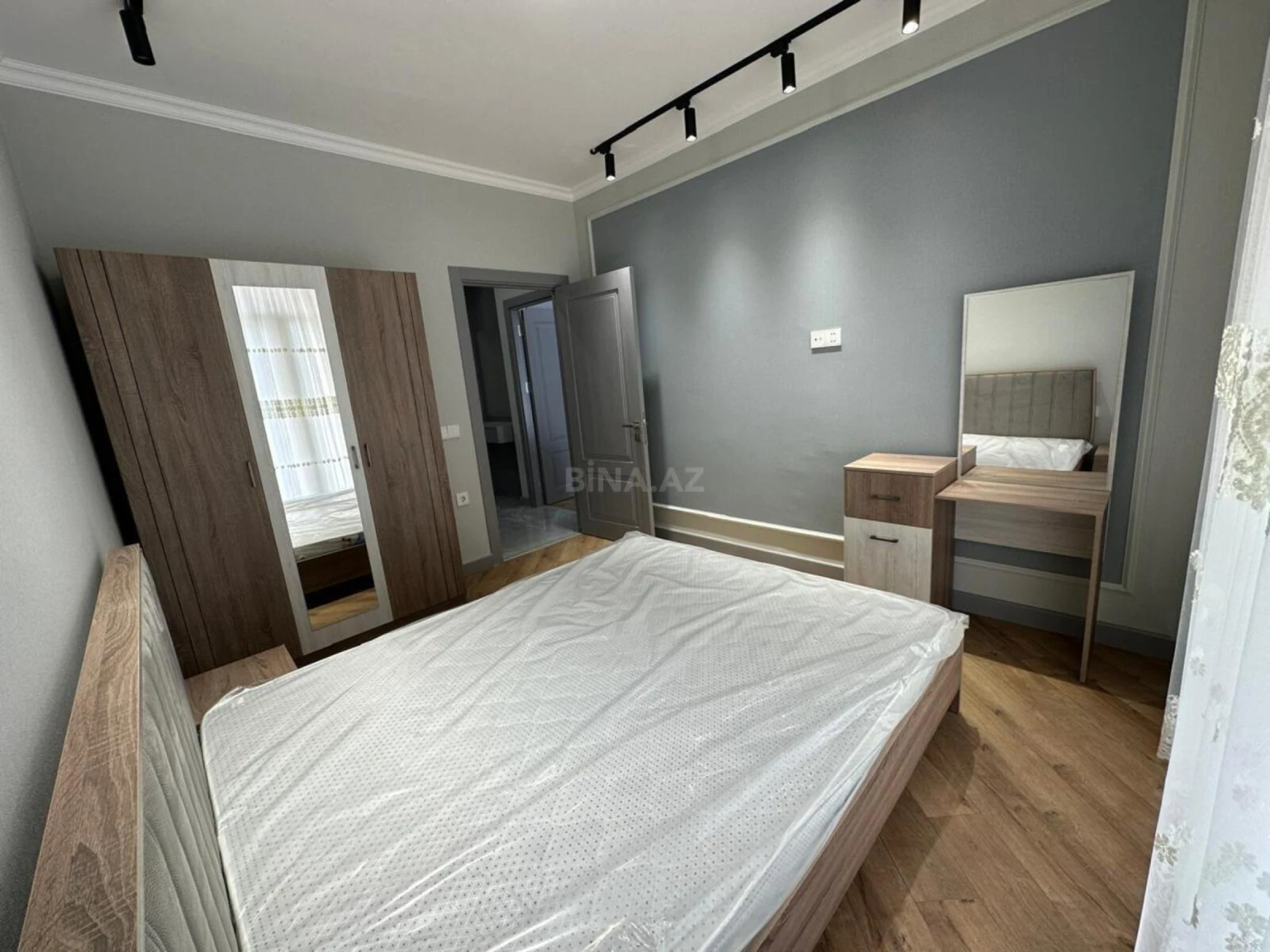 Kirayə verilir 2 otaqlı mənzil 70 m²