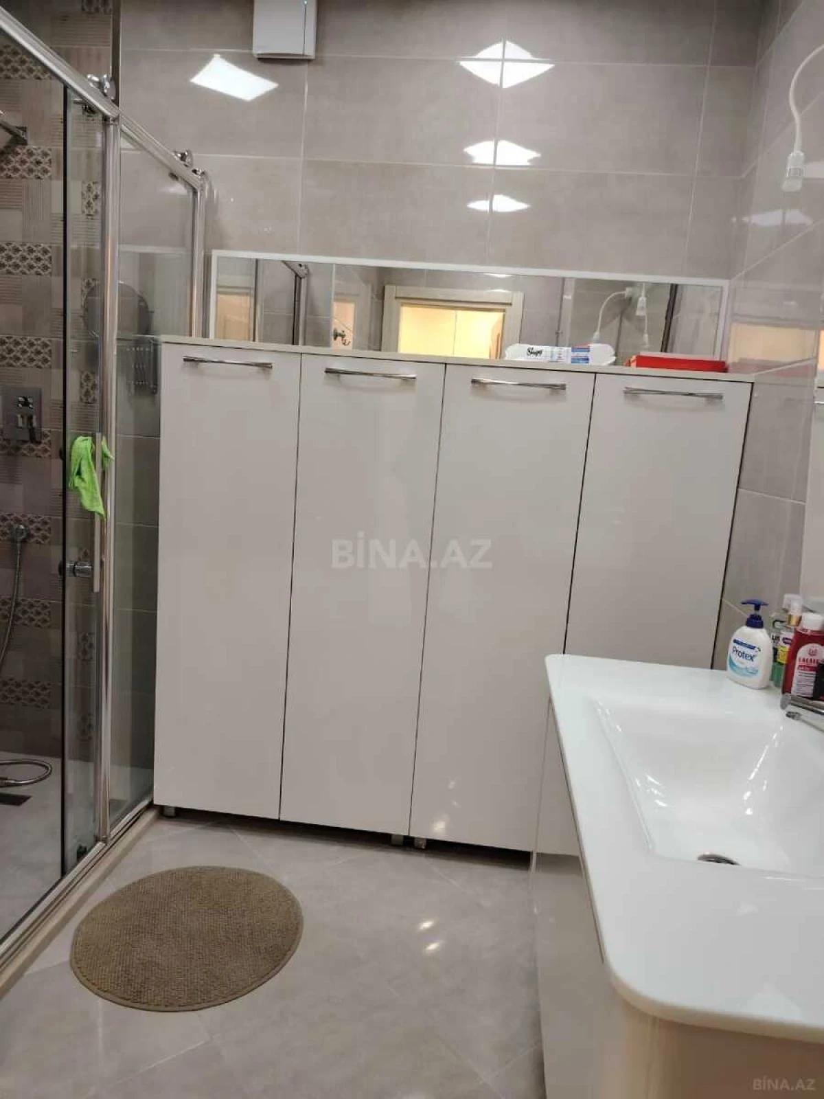 Satılır 4 otaqlı mənzil 178 m²