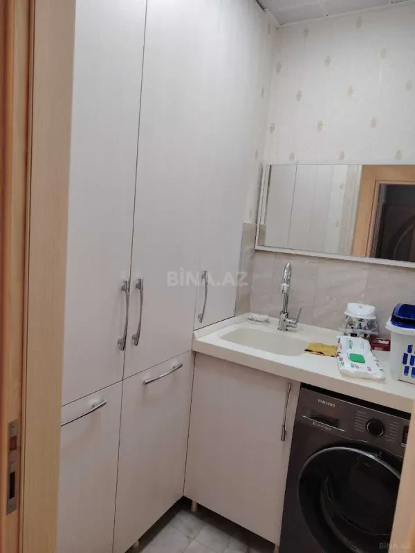 Satılır 4 otaqlı mənzil 178 m²