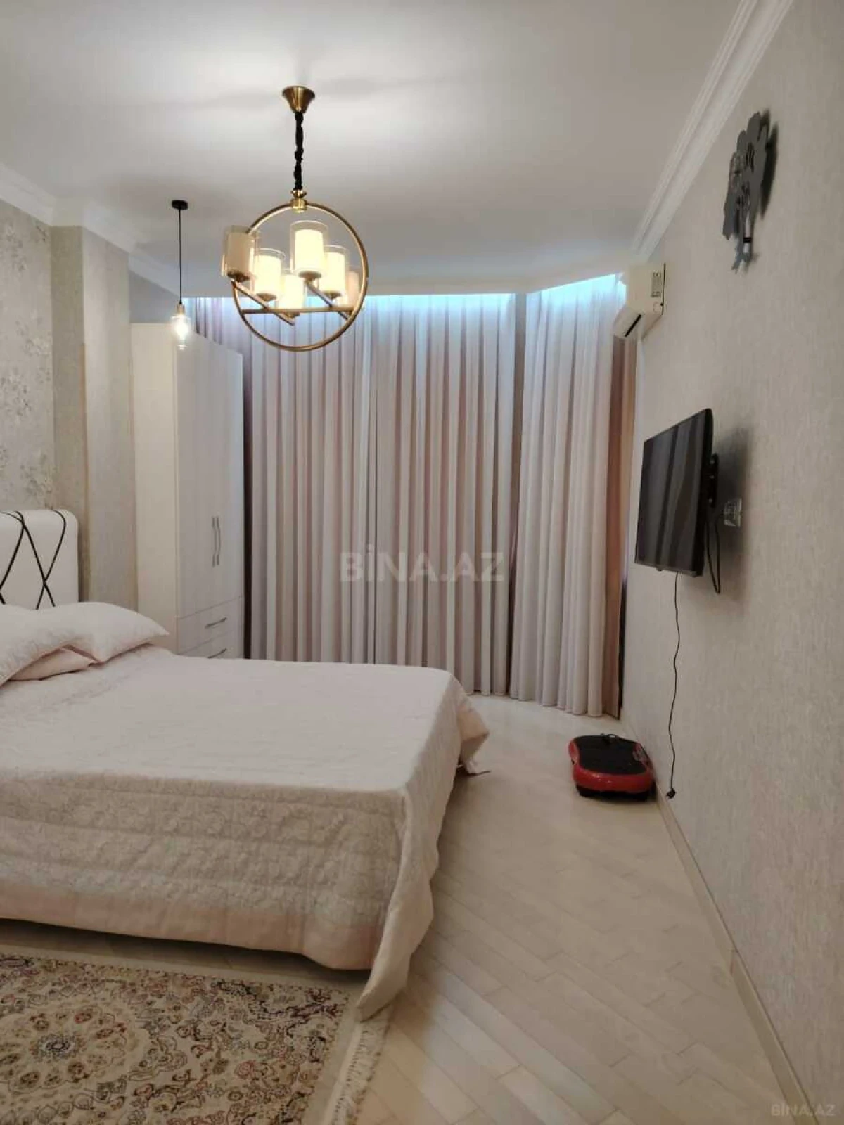 Satılır 4 otaqlı mənzil 178 m²