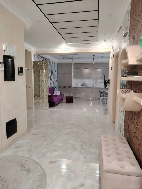 Satılır 4 otaqlı mənzil 178 m²