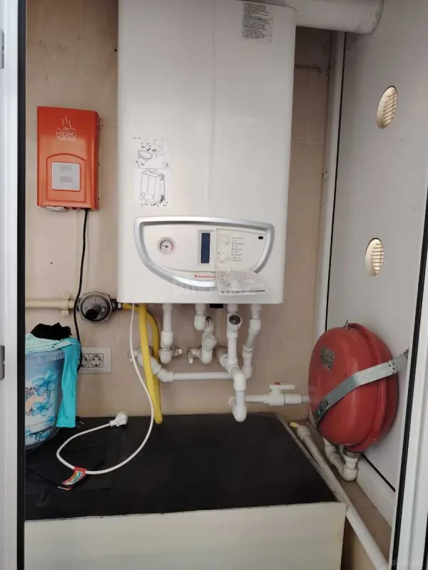 Satılır 4 otaqlı mənzil 178 m²