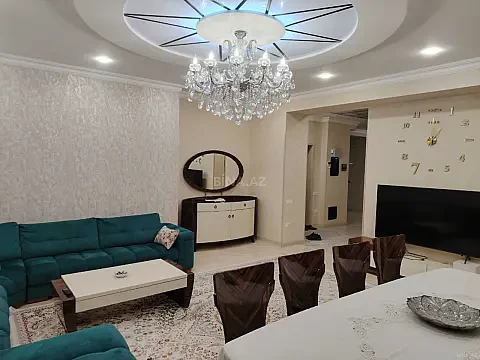 Satılır 4 otaqlı mənzil 178 m²