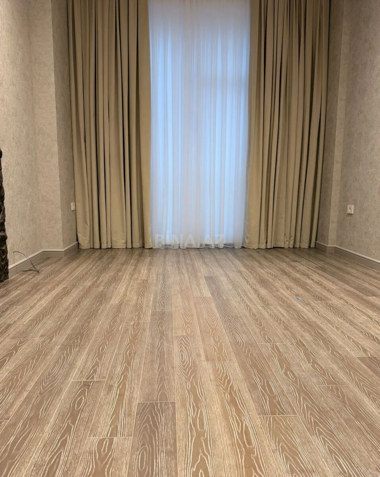 Satılır 2 otaqlı mənzil 80 m²