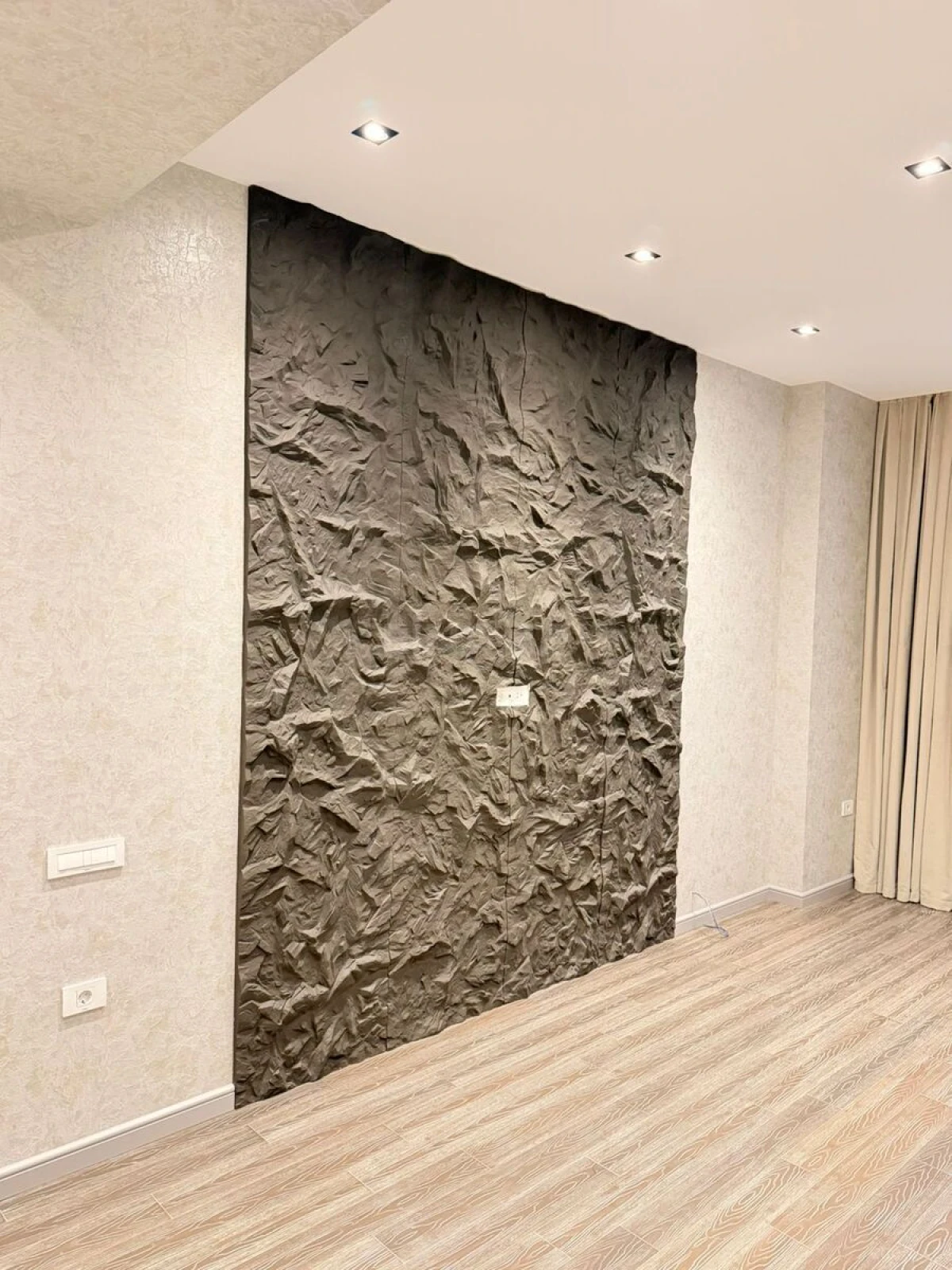 Satılır 2 otaqlı mənzil 80 m²