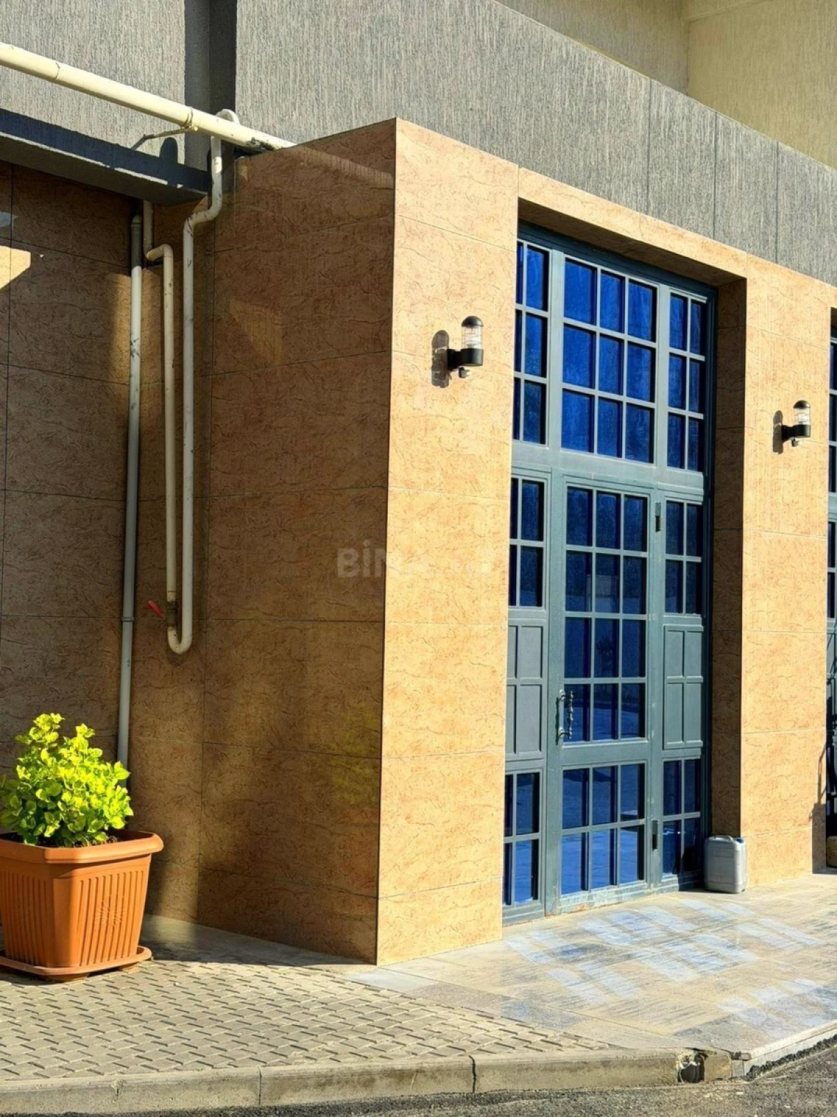 Satılır 2 otaqlı mənzil 96 m²