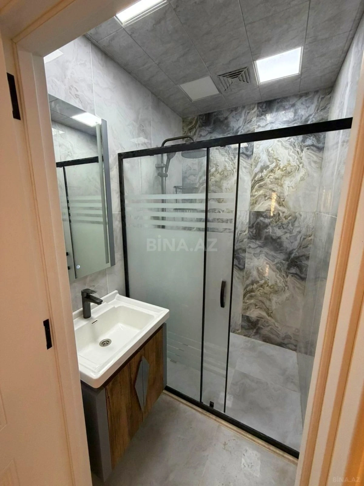 Satılır 2 otaqlı mənzil 96 m²