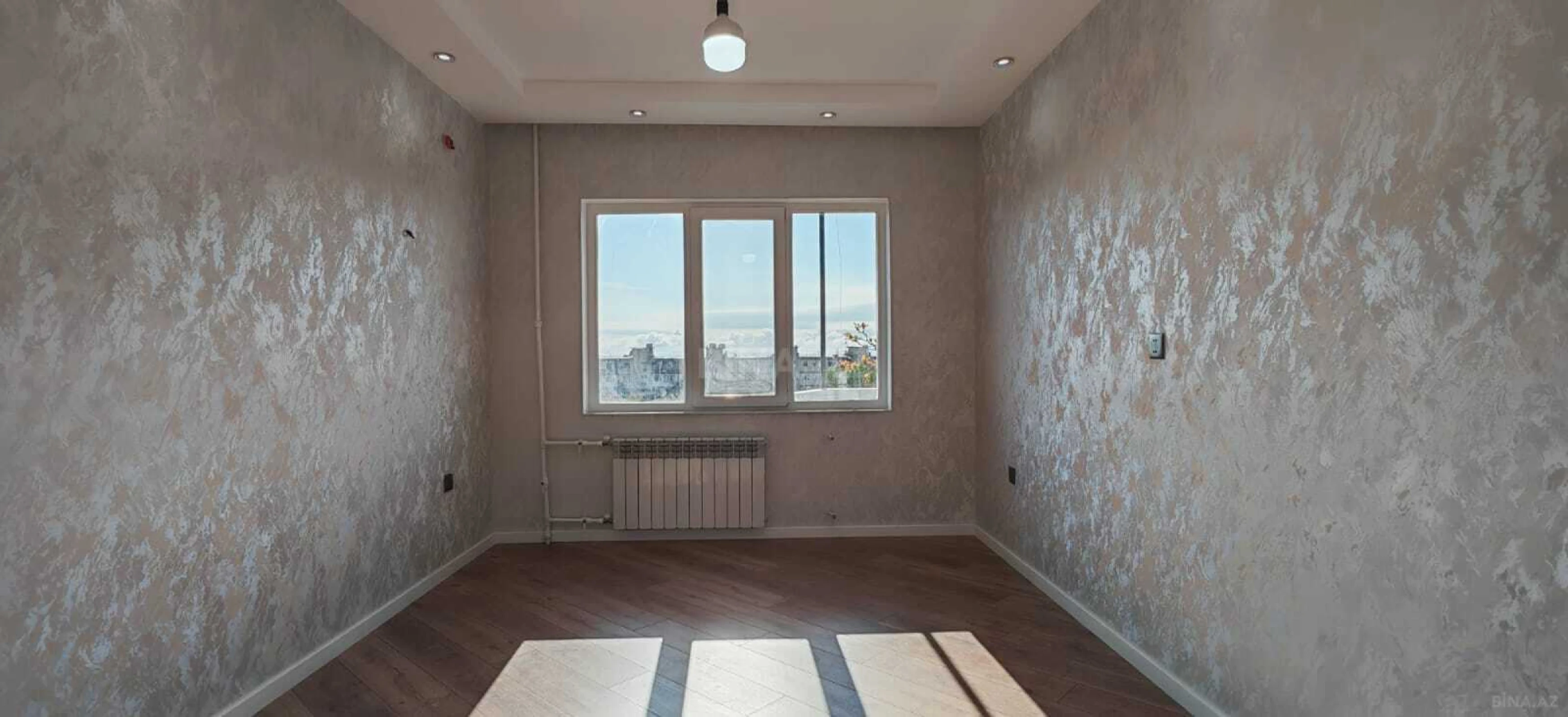 Satılır 2 otaqlı mənzil 60 m²