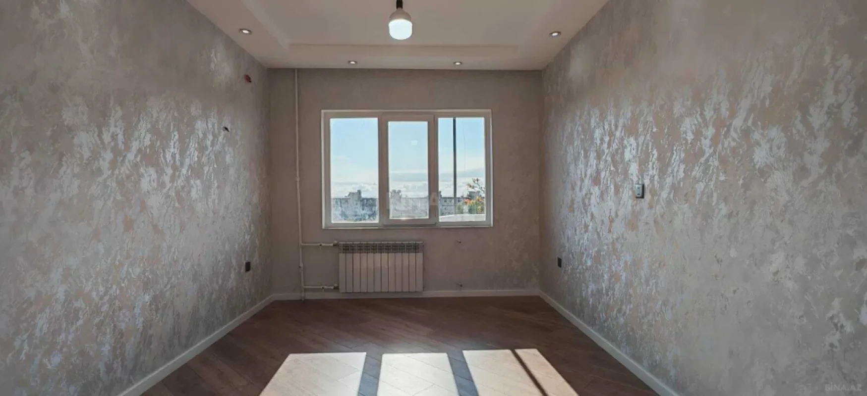 Satılır 2 otaqlı mənzil 60 m²