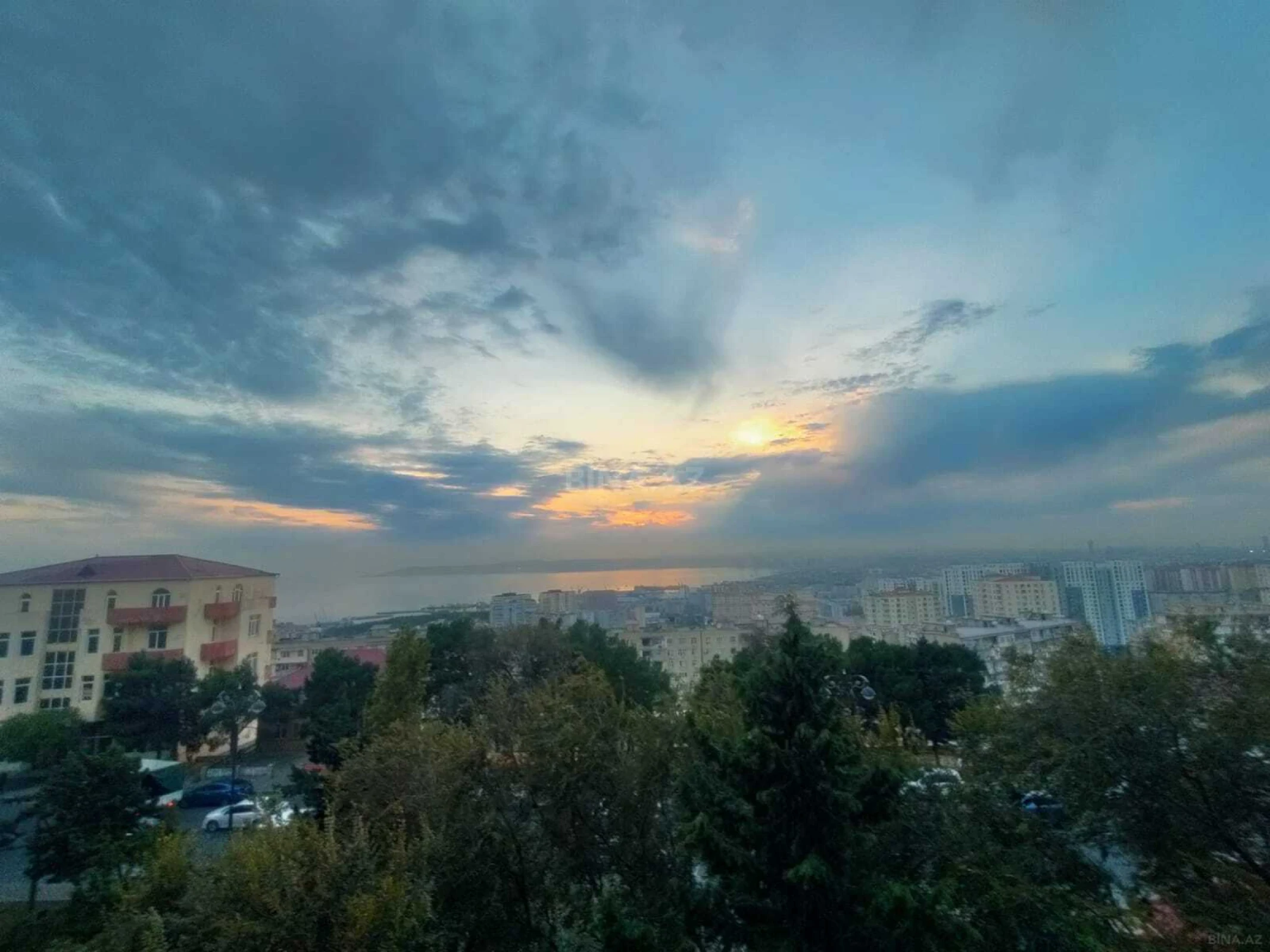 Satılır 2 otaqlı mənzil 60 m²