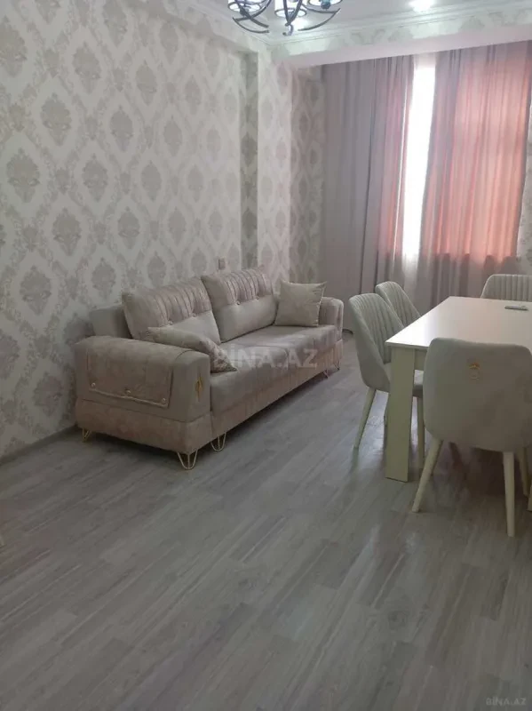 Kirayə verilir 2 otaqlı mənzil 82 m²