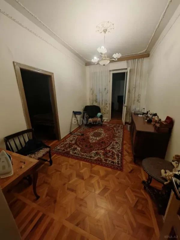 Satılır 4 otaqlı mənzil 95 m²