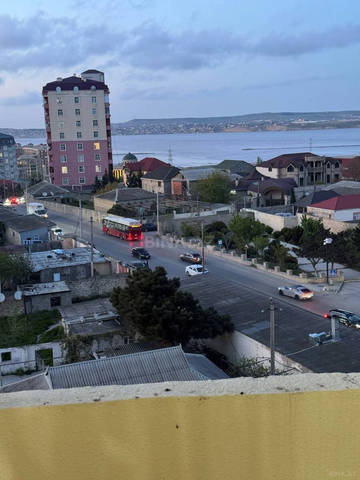 Satılır 2 otaqlı mənzil 72 m²