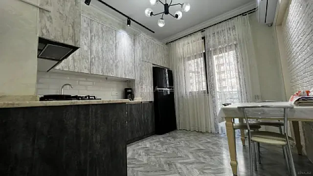 Kirayə verilir 3 otaqlı mənzil 120 m²