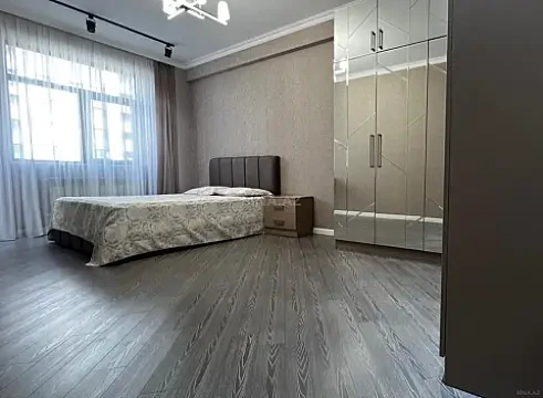Kirayə verilir 3 otaqlı mənzil 120 m²