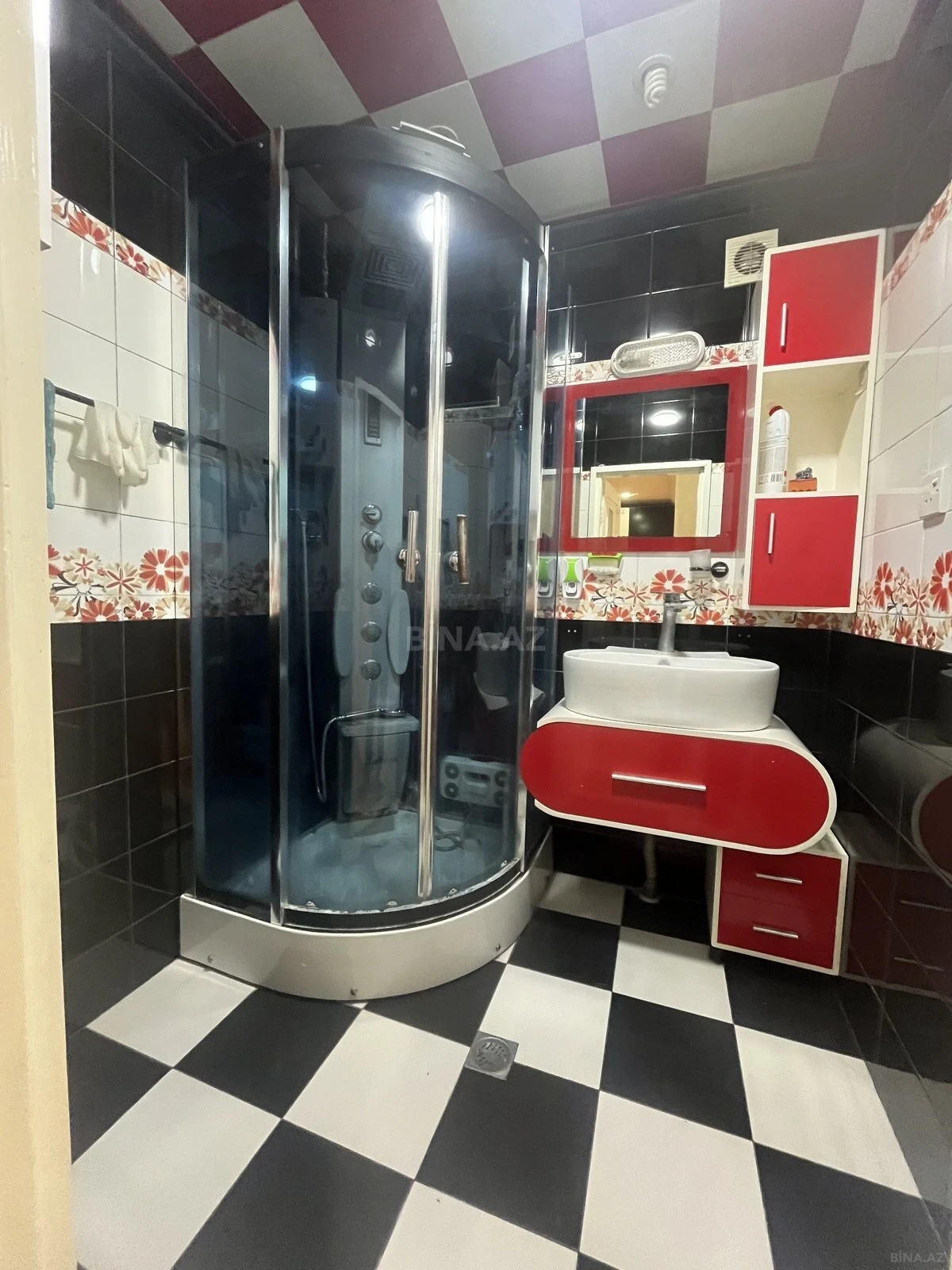 Satılır 3 otaqlı mənzil 63 m²