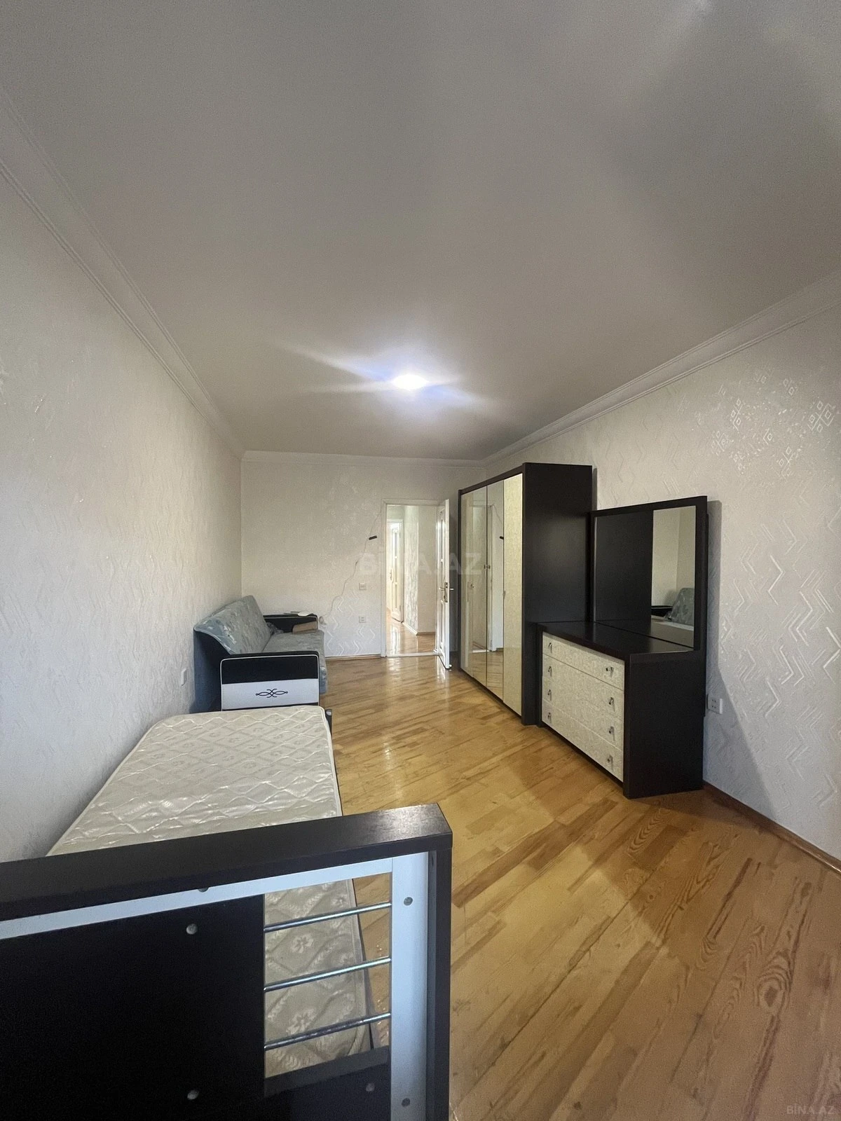 Satılır 3 otaqlı mənzil 63 m²