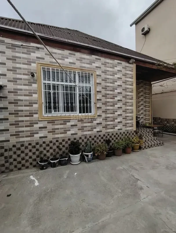 Satılır 4 otaqlı həyət evi 100 m²