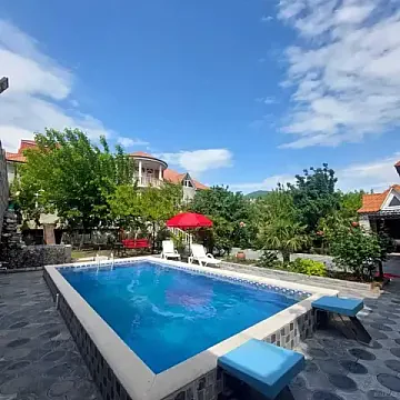 Kirayə verilir 4 otaqlı həyət evi 400 m² — Şəki 4 otaq 400.00 m²