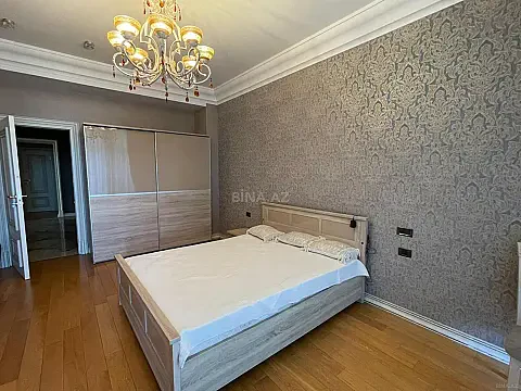 Satılır 4 otaqlı mənzil 255 m²