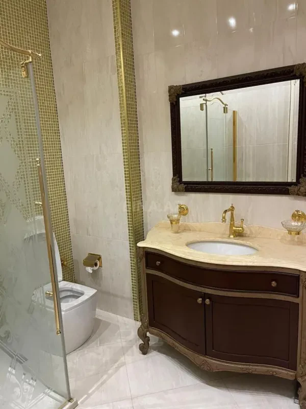 Satılır 4 otaqlı mənzil 255 m²
