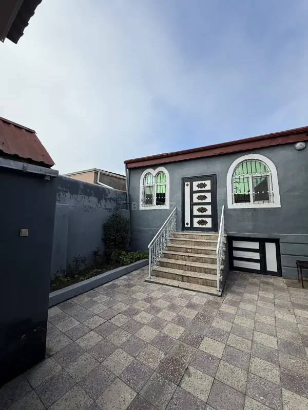 Satılır 5 otaqlı həyət evi 150 m²