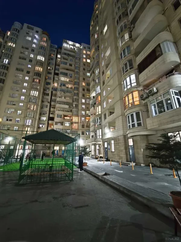 Satılır 2 otaqlı mənzil 67 m²