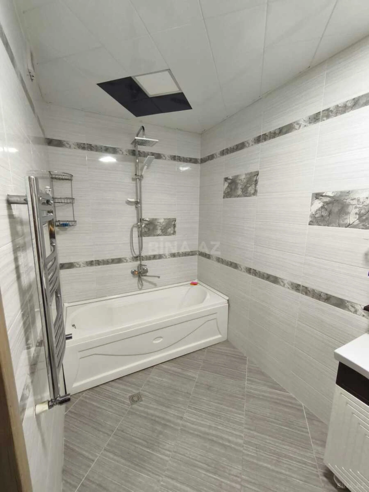 Satılır 2 otaqlı mənzil 67 m²