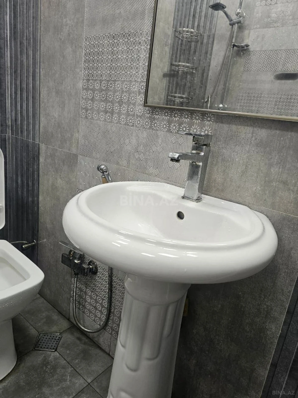 Kirayə verilir 2 otaqlı mənzil 55 m²
