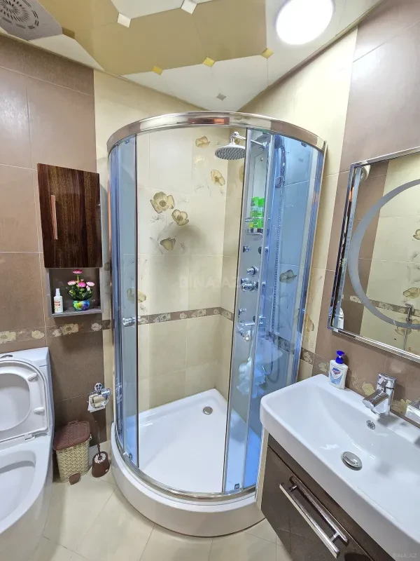 Satılır 3 otaqlı mənzil 137 m²