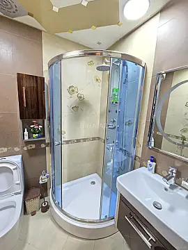 Satılır 3 otaqlı mənzil 137 m²
