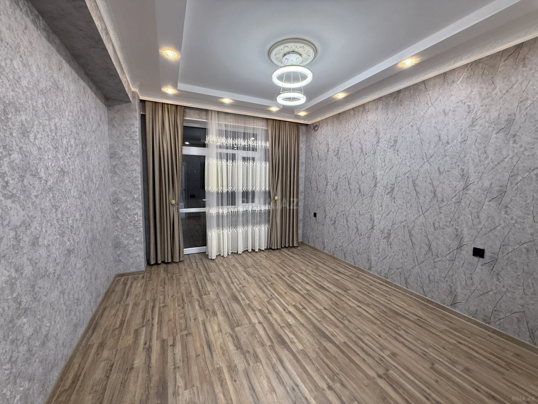 Satılır 2 otaqlı mənzil 58 m²