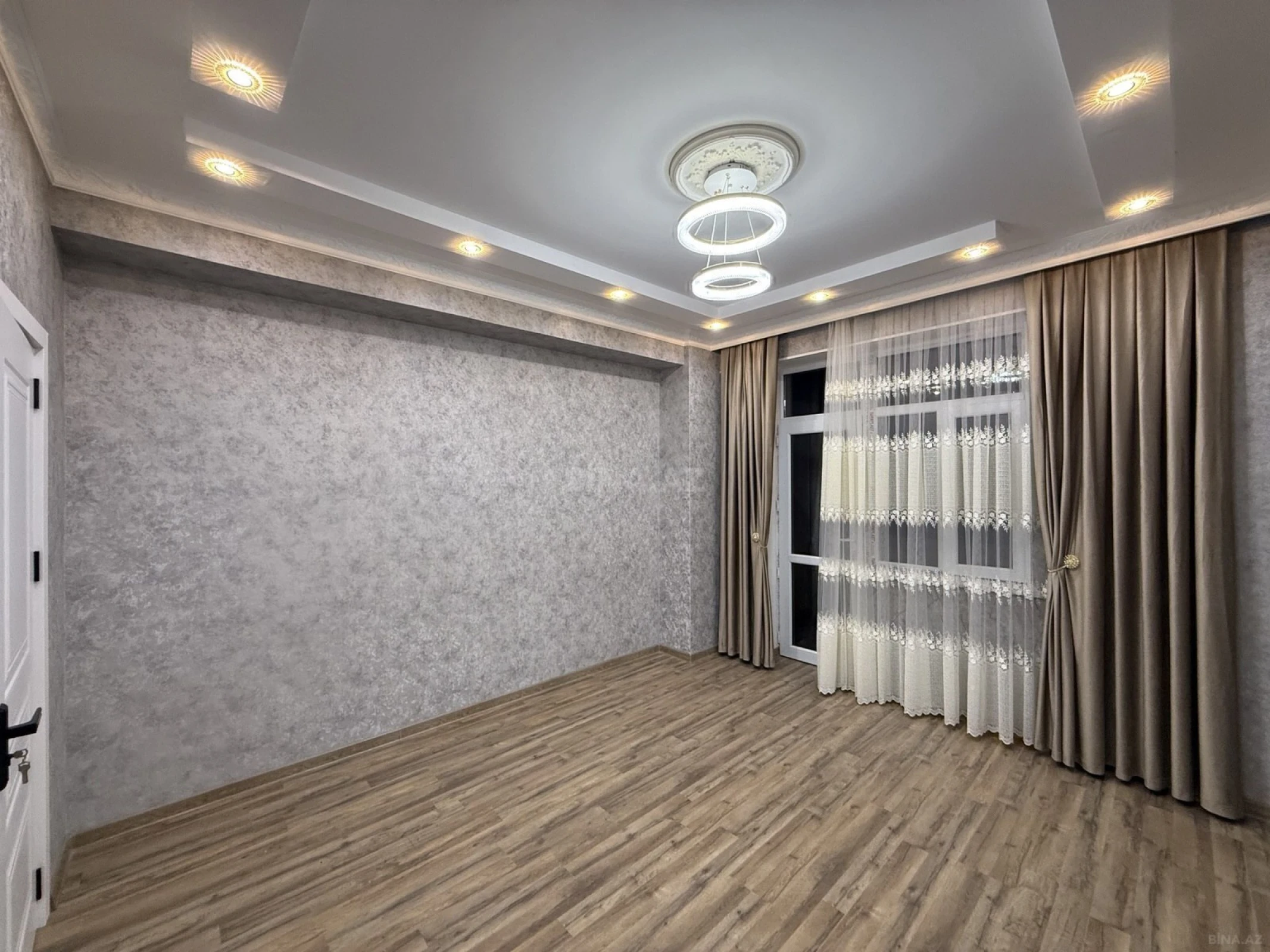 Satılır 2 otaqlı mənzil 58 m²