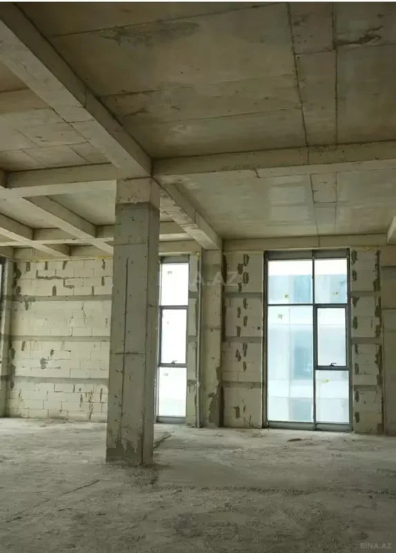 Satılır obyekt 758 m²