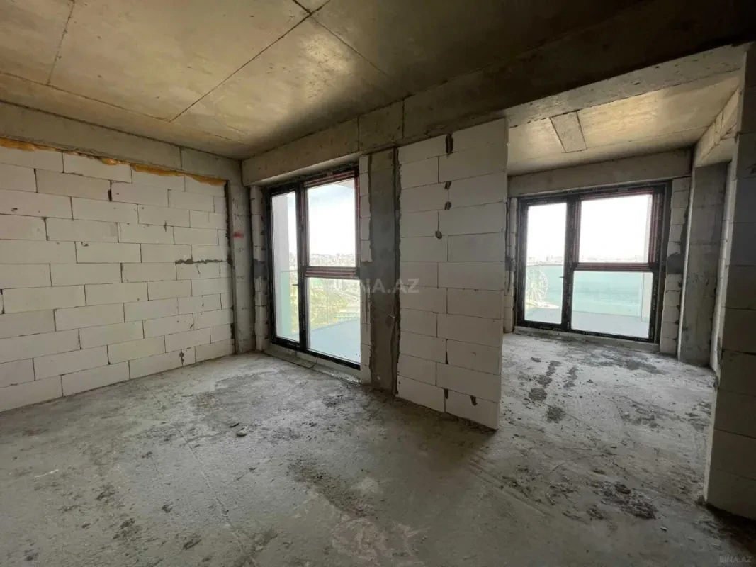 Satılır obyekt 758 m²