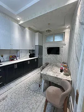 Kirayə verilir 4 otaqlı mənzil 120 m²